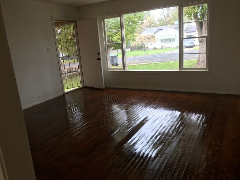 Building Photo - 3471 Stauss Ave