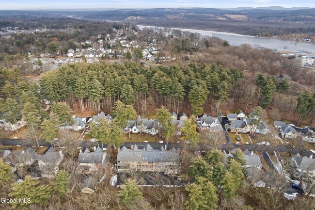 Building Photo - 19 Sarazen St