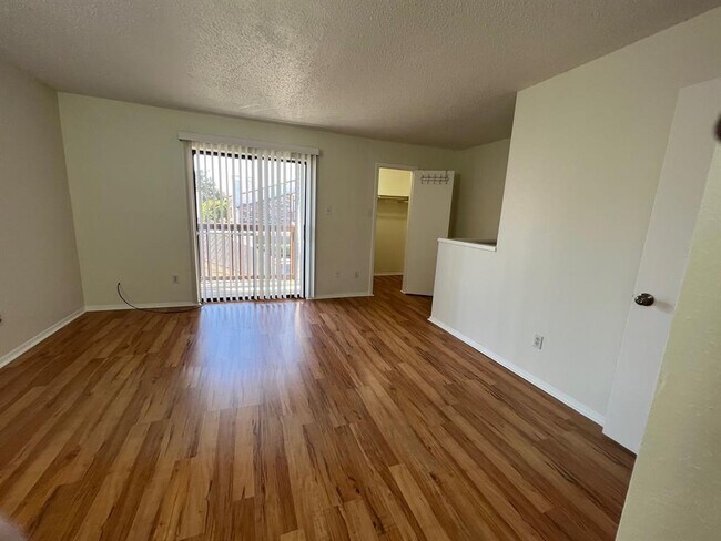 Building Photo - 3837 Tanglewilde St