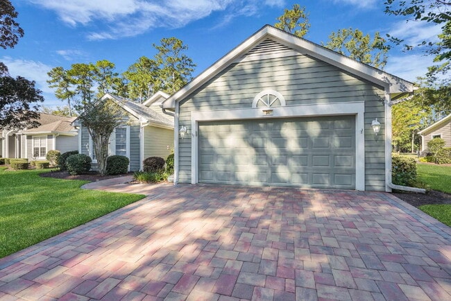 Building Photo - 34 Coburn Dr E