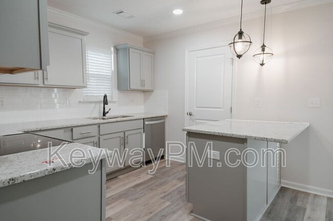 Building Photo - 212 Sarah Creek Ct