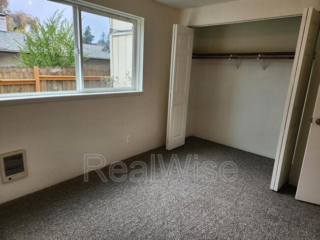 Building Photo - 104 Mercy Hills Dr