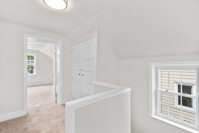 Building Photo - Charming Conshohocken Home | 2 Beds, 2 Baths, Finished Basement, Wine Cellar & 2 Parking Spaces