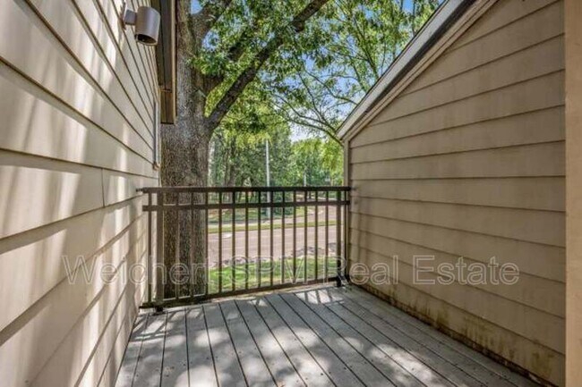 Building Photo - 1847 Gray Ridge Cove