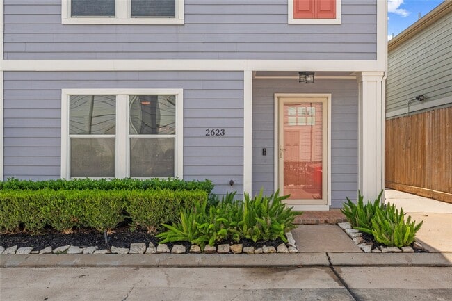 Building Photo - 2623 Woodridge Cove Dr
