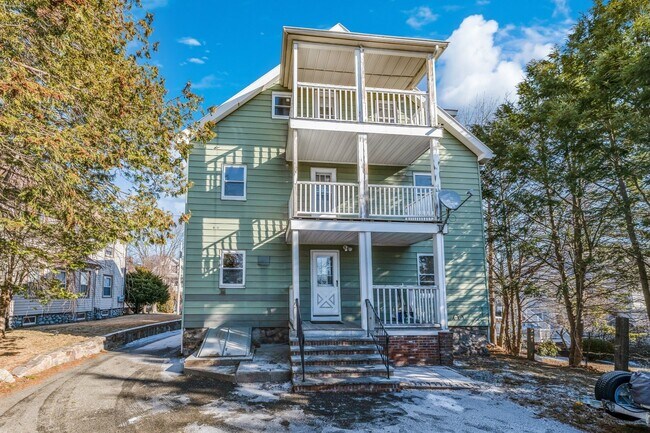 Building Photo - 49 Phillips Ave