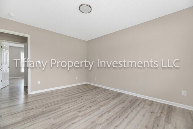 Building Photo - 2427 Hunters Way