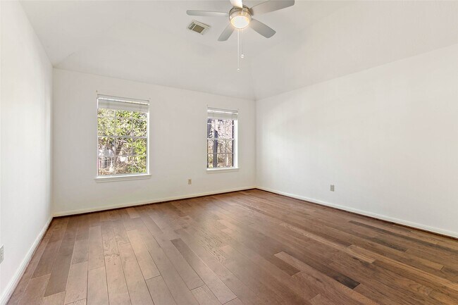 Building Photo - 3 Bough Leaf Pl