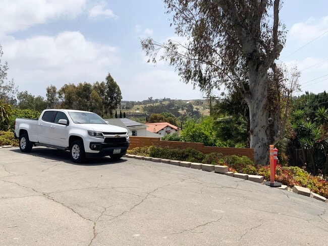 Building Photo - Large Private Yard with View- 1BD/BA ADU