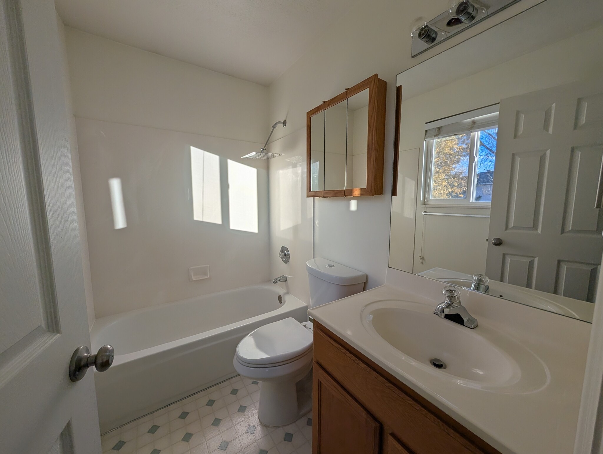 Building Photo - 618 S Jake Garn Blvd