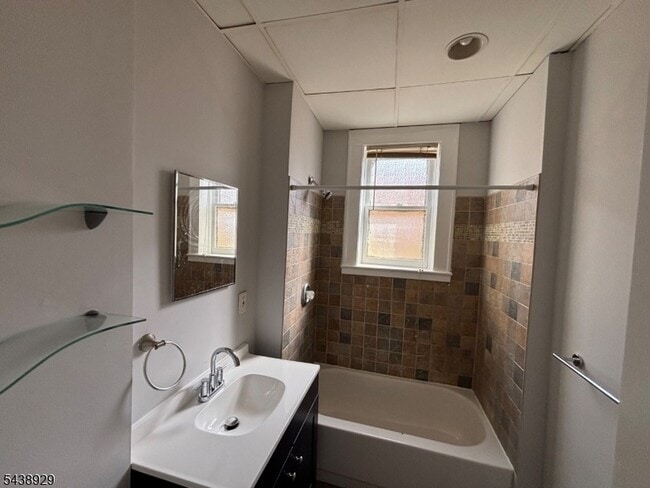Building Photo - 230 Watchung Ave