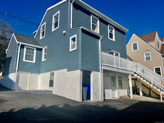 Building Photo - 46 Silvermine Ave