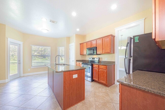 Building Photo - 8808 Bainbridge Dr
