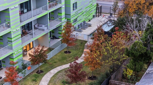 Building Photo - 4004 Banister Ln