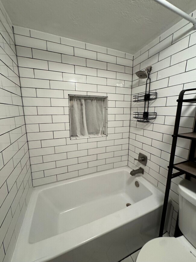 Building Photo - 1124 3rd St SW