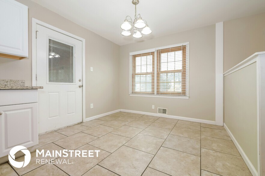 Building Photo - 4806 Vermont Ave