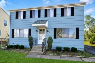 Building Photo - 512 Cayuga Rd