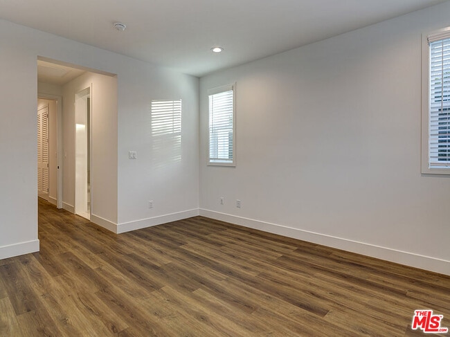 Building Photo - 5602 W 78th St