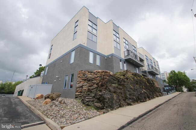 Building Photo - 182 Gay St