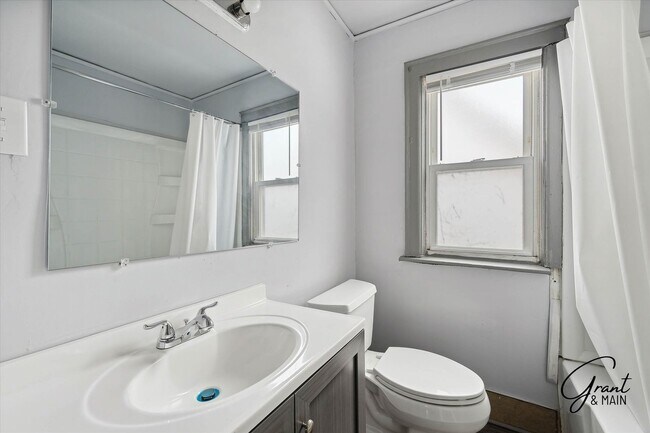 Building Photo - 15886 Woodingham Dr