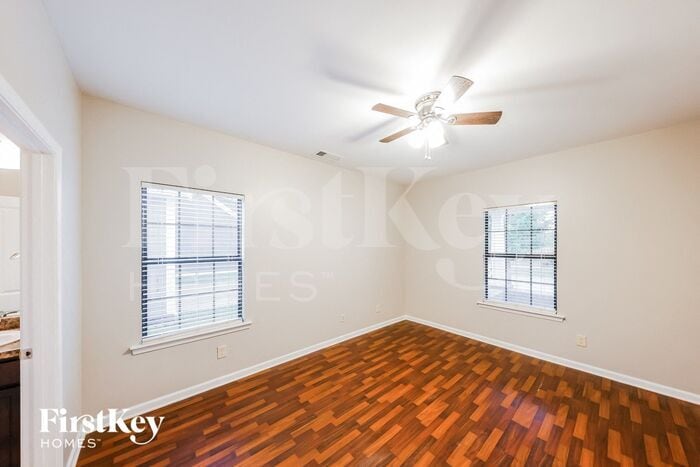 Building Photo - 601 Enclave Ln