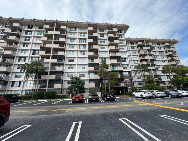 Building Photo - 777 S Federal Hwy