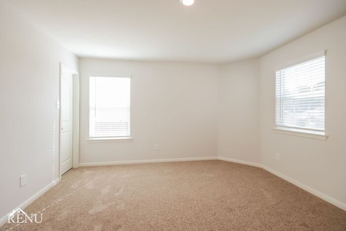 Building Photo - 10461 Sweetwater Creek Dr