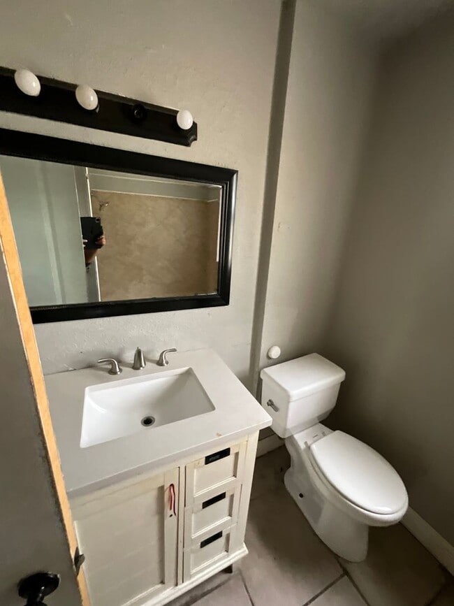 Building Photo - 1422 Grigsby St