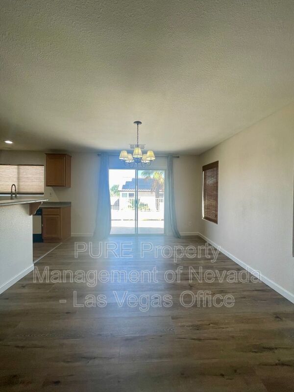 Building Photo - 102 La Padania Ave