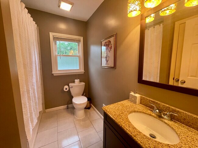 Building Photo - 39 Mabel St