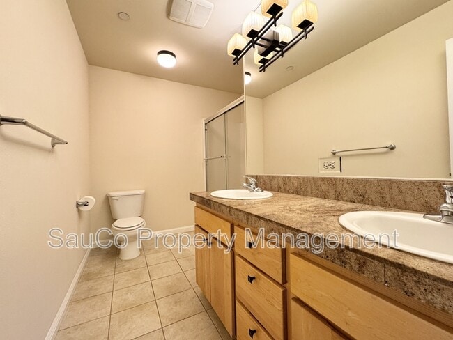 Building Photo - 2858 SW Tranquility Terrace