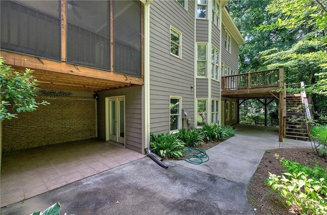 Building Photo - 2320 Starr Lake Dr NW