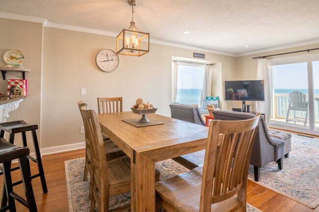 Building Photo - PERFECT "WORK FROM HOME" LOCATION (CALL FO...