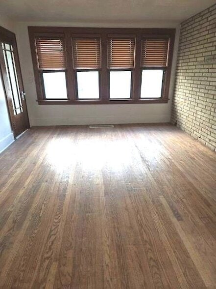 Building Photo - 15210 S State St