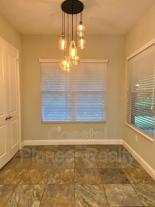 Building Photo - 31134 Spruceberry Ct