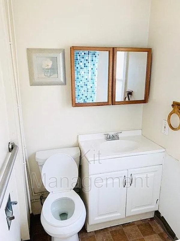 Building Photo - Charming 2-Bedroom Ranch Home in South Toledo