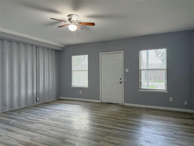 Building Photo - 3826 Lehall St