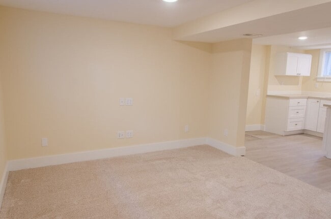 Building Photo - 4Bd/2.75Ba Seattle House