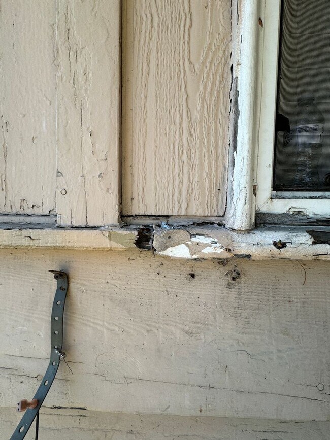 Building Photo - La Habra Duplex