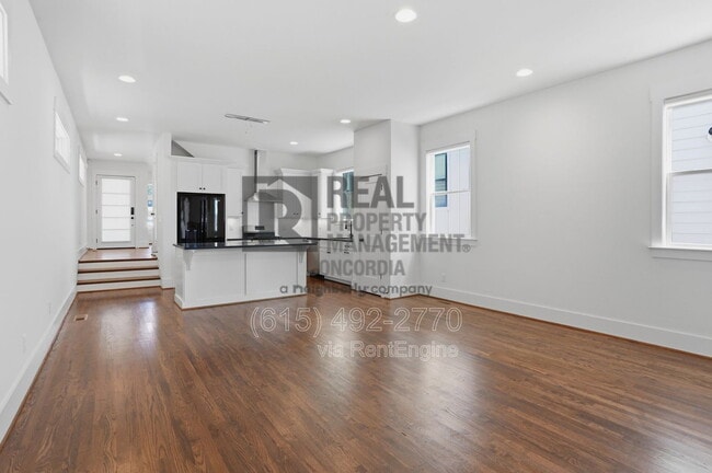 Building Photo - 1607 10th Ave N