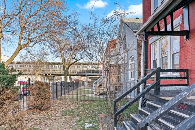 Building Photo - 1929 S Central Park Ave