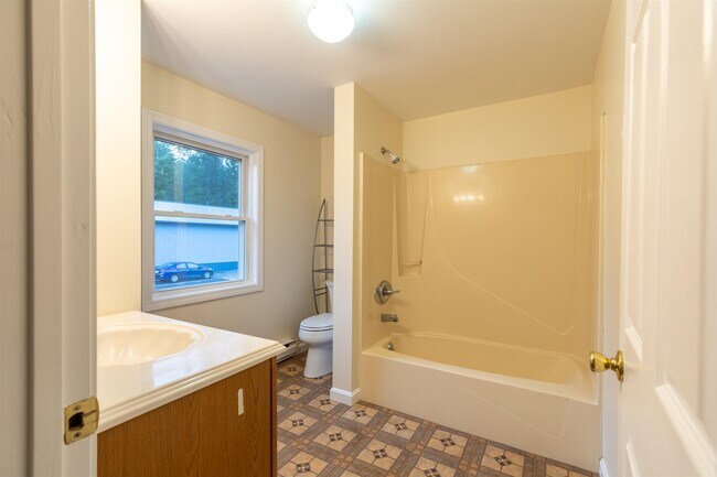 Building Photo - 4 Smoke St