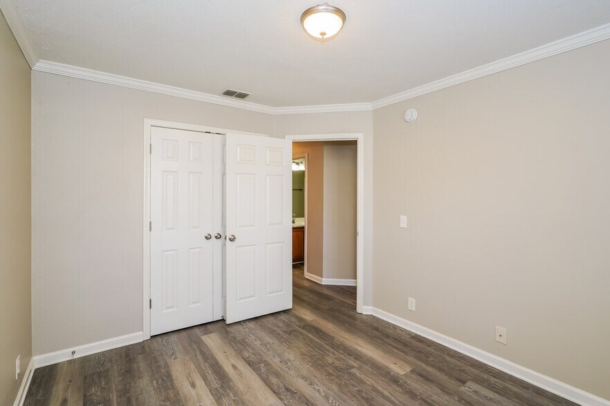 Building Photo - 849 Lavergne Ln