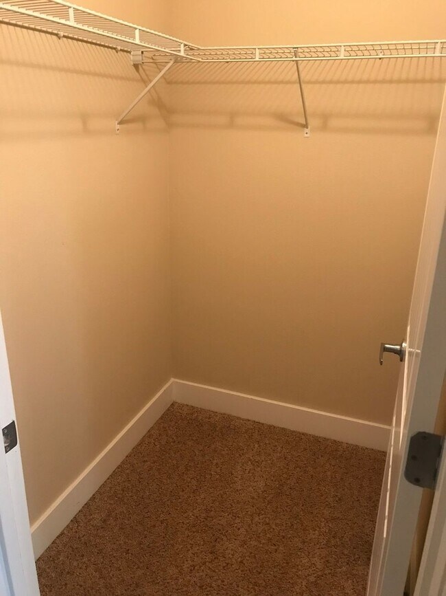 Building Photo - 9851 W Rosecroft Ct