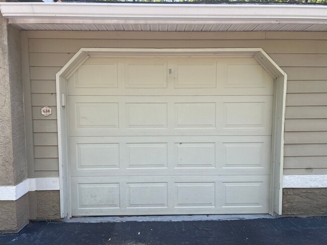Building Photo - Unfurnished First Floor Condo w/ Garage!