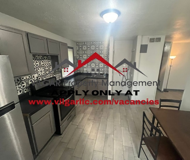 Building Photo - BEAUTIFUL 3 bedroom, 1 bath house in Gary ...