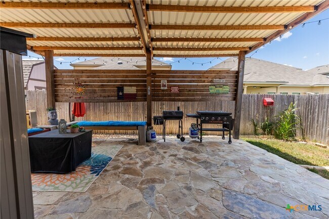Building Photo - 1722 Village Springs
