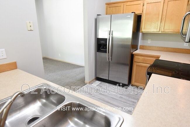 Building Photo - 635 S Woodson Ln