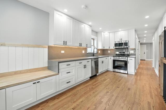 Building Photo - 7441 N Oriole Ave