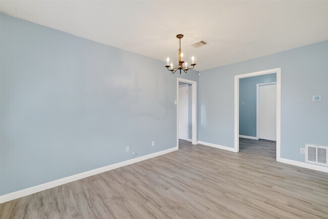 Building Photo - 3428 Bradford St